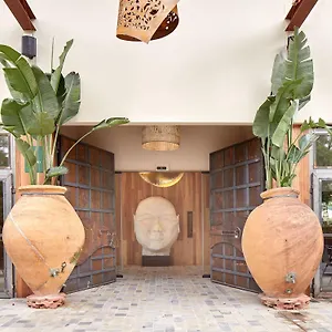 Sukha Hotel Escoriaza